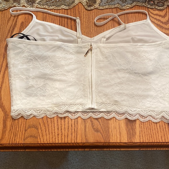 NWT Marciano top. Lined rear zipper closure so adorable - Picture 2 of 3